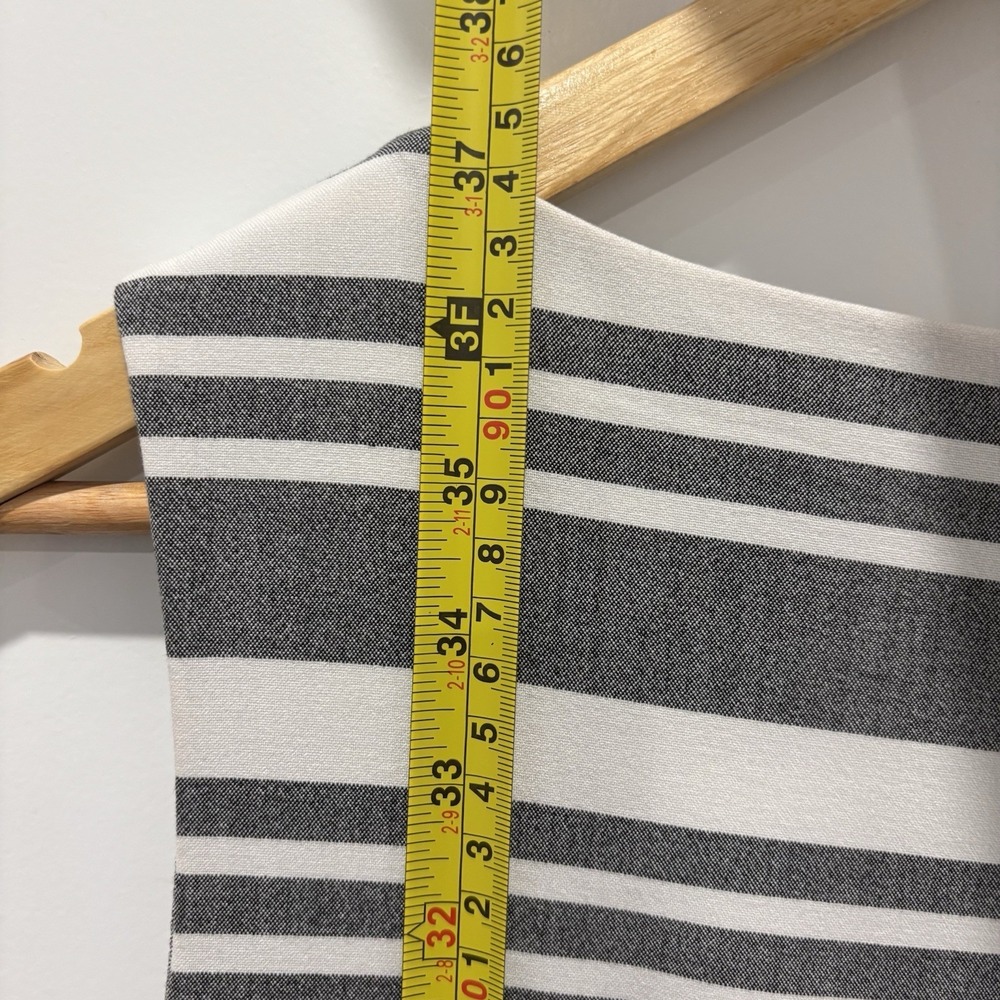 Calvin Klein | Grey and White Sleeveless V-Neck Chevron Dress Sz 6 Career - Picture 5 of 6